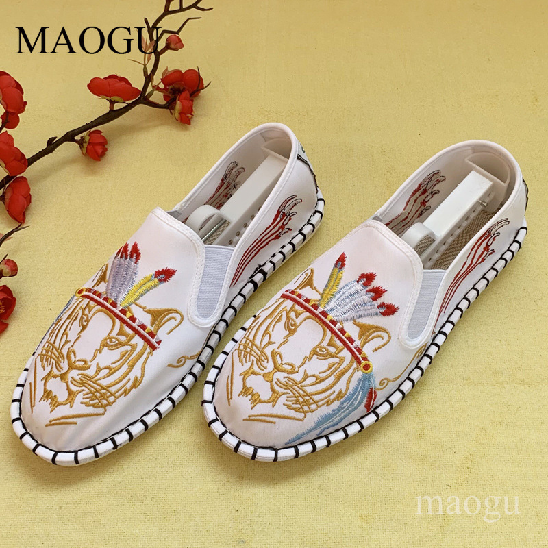 أحذية سهلة الارتداء بتطريز على - مراجعة Espadrille Slip On وسعره